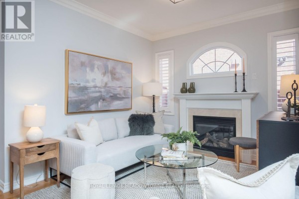 Living room - 1319 Weller Cross, Milton, ON L9T6K6 Photo 3