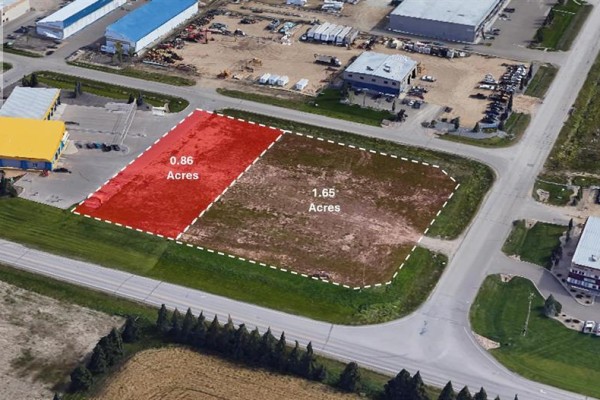 132 & 138 Clearmile Avenue, Rural Red Deer County, AB, photo 2