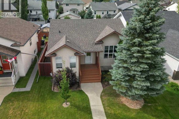 132 Downing Close, Red Deer, AB, photo 2