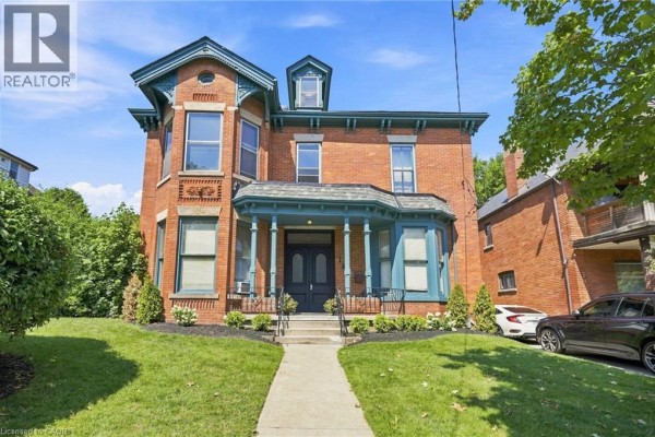 132 Emerald Street S, Hamilton, ON L8N2V5 Photo 2
