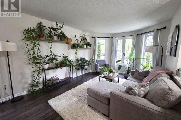 132 Esther Drive, Barrie, ON L4N0V5 Photo 5