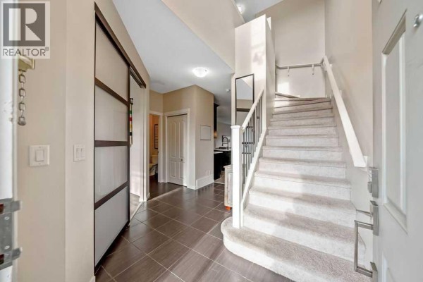 Foyer - 132 Evansborough Way Nw, Calgary, AB T3P1B1 Photo 3