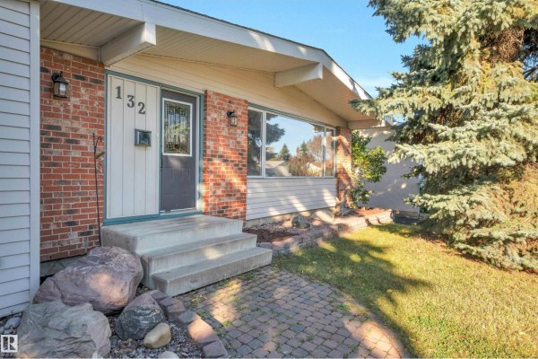 Kitchen - 132 Garland Cr, Sherwood Park, AB T8A2R4 Photo 3