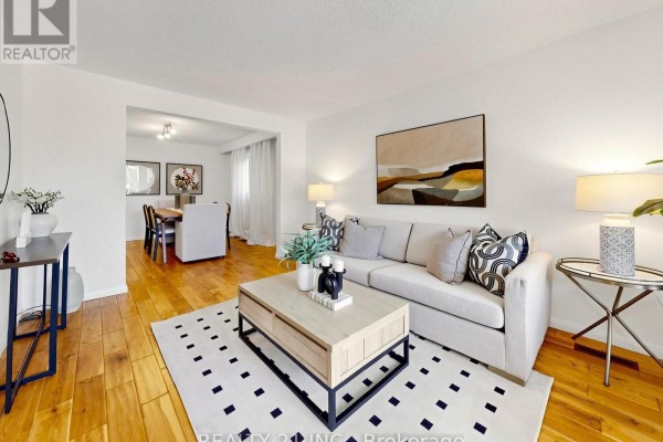 Bedroom 2 - 132 Harding Boulevard, Toronto, ON M1N3E2 Photo 5