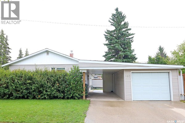 Living room - 132 King Street W, Yorkton, SK S3N0V2 Photo 2