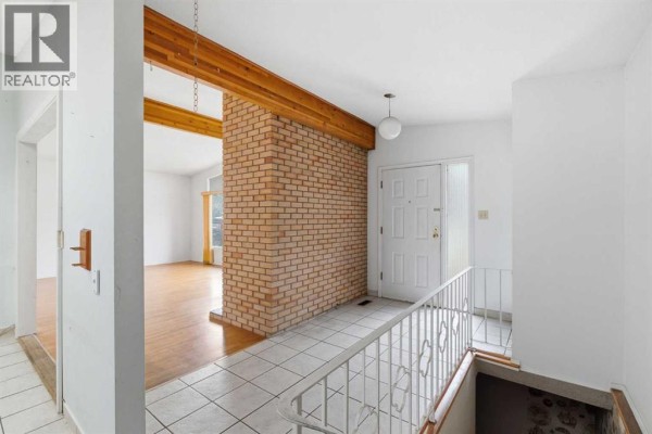4pc Bathroom - 132 Lake Wapta Rise Se, Calgary, AB T2J2M9 Photo 4