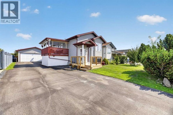 132 Meadowpark Drive, Carstairs, AB, photo 2