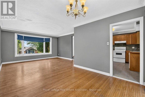 Bedroom 2 - 132 Vista Boulevard, Mississauga, ON L5M1V9 Photo 5