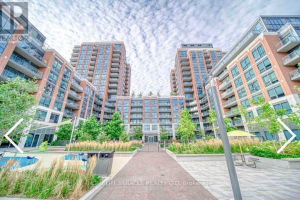 1320 - 31 Tippett Road, Toronto