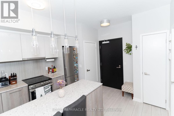 1320 - 31 Tippett Road, Toronto, ON M3H0C8 Photo 4