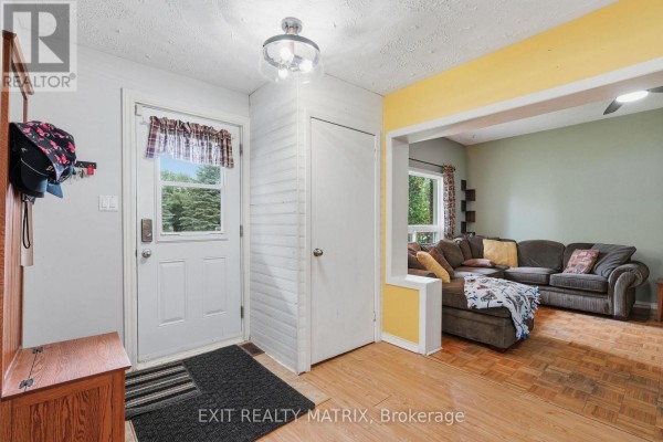 Den - 1320 St Joseph Road, Russell, ON K0A1W0 Photo 4