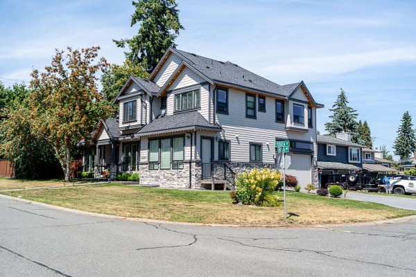 13209 65b Avenue, Surrey, BC V3W7Y4 Photo 3