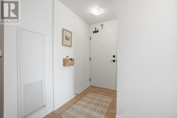 1321 - 10 Abeja Street, Vaughan, ON L4K0R4 Photo 2