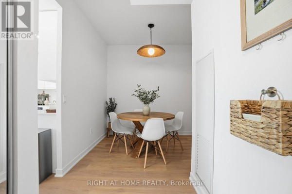 1321 - 10 Abeja Street, Vaughan, ON L4K0R4 Photo 4