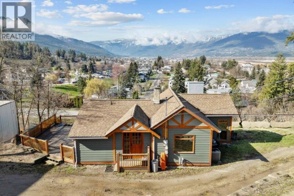 Primary Bedroom - 1321 10 Avenue Ne, Salmon Arm, BC V1E2V6 Photo 2