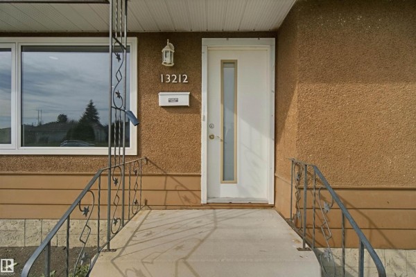 Kitchen - 13212 73 St Nw, Edmonton, AB T5C0T8 Photo 3