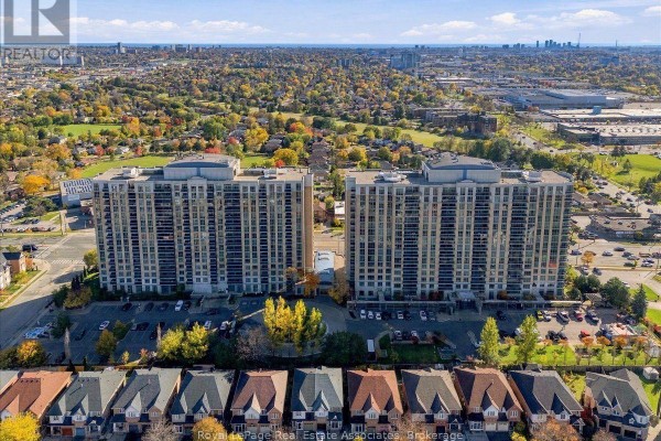 Den - 1322 - 18 Mondeo Drive, Toronto, ON M1P5C8 Photo 2