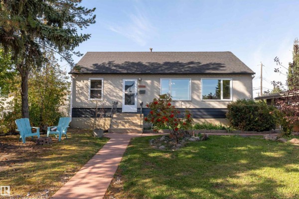 Kitchen - 13220 77 St Nw, Edmonton, AB T5C1C9 Photo 2