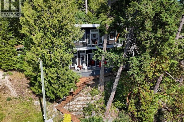 13223 Pool Road, Garden Bay, BC V0N1S1 Photo 2
