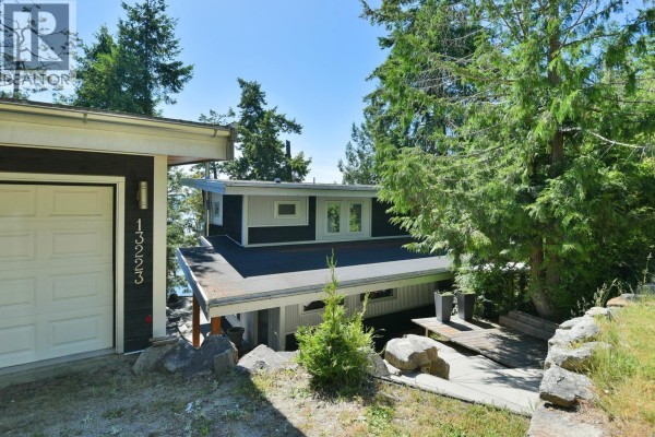 13223 Pool Road, Garden Bay, BC V0N1S1 Photo 3