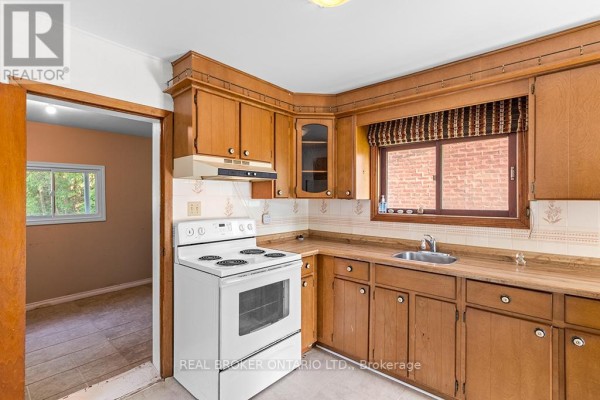 1323 2nd Avenue W, Owen Sound, ON, photo 2