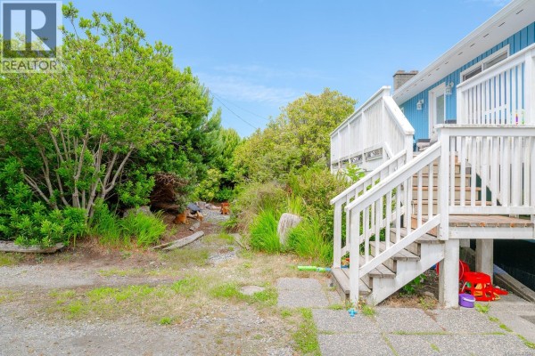 Laundry room - 1323 Helen St, Ucluelet, BC V0R3A0 Photo 3