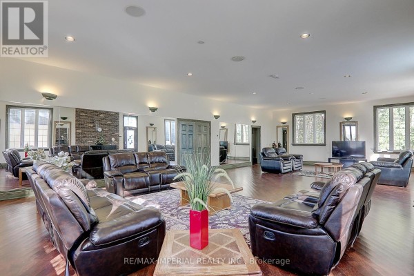 Great room - 13231 Kennedy Road, Whitchurch Stouffville, ON L4X7X5 Photo 4