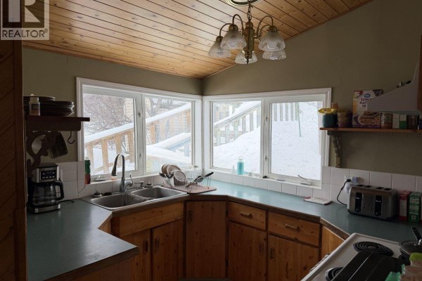 13234 Lakeshore Drive, Fort St  John, BC, photo 2