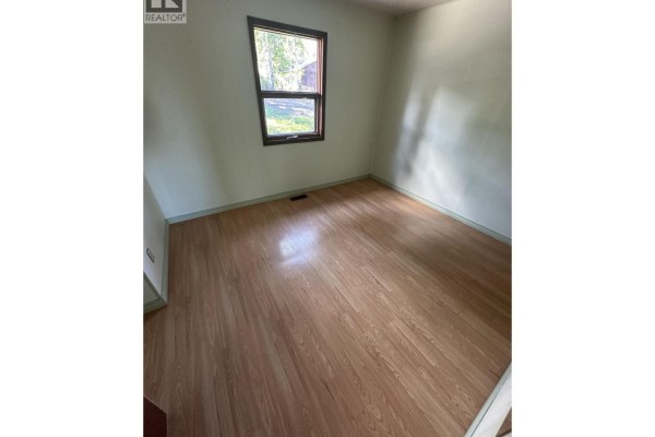 Primary Bedroom - 13235 Lakeshore Drive, Charlie Lake, BC V1J8G1 Photo 4