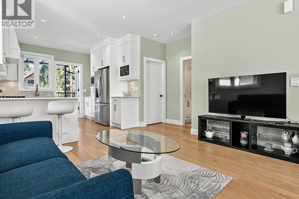 1324 W 15th Street, North Vancouver, BC V7P1N2 Photo 4