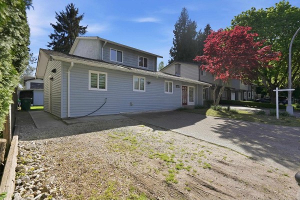 13242 67 Avenue, Surrey, BC V3W7J2 Photo 2
