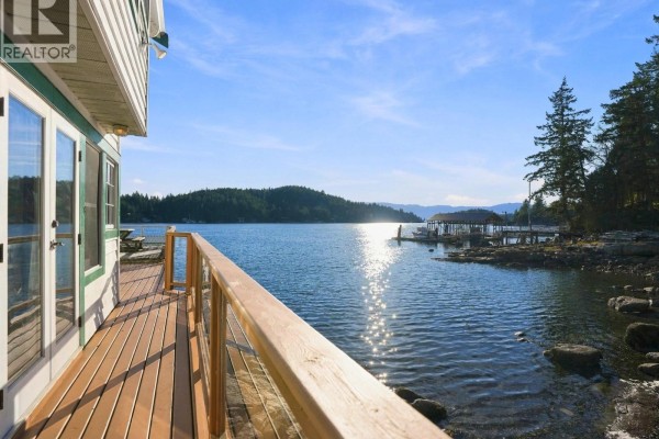 13249 Potts Lane, Garden Bay, BC V0N1S1 Photo 2