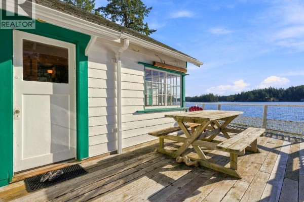 13249 Potts Lane, Garden Bay, BC V0N1S1 Photo 3