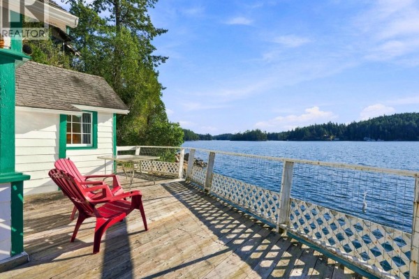 13249 Potts Lane, Garden Bay, BC V0N1S1 Photo 4
