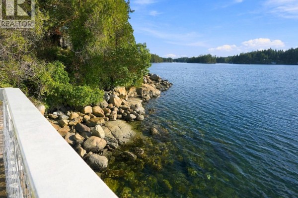 13249 Potts Lane, Garden Bay, BC V0N1S1 Photo 5
