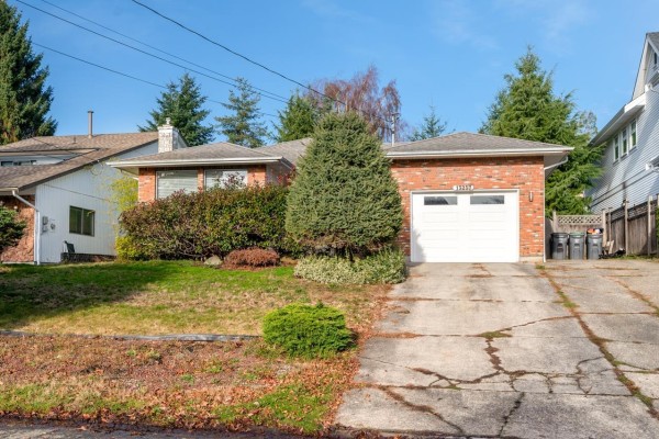13257 14a Avenue, Surrey, BC V4A1J2 Photo 2