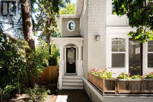 1327 Transit Rd, Oak Bay Residential Sold $2,150,000