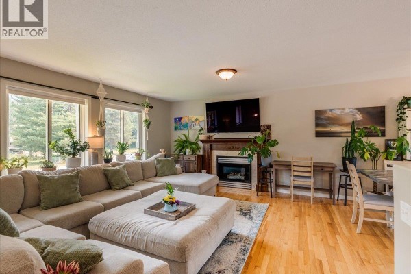 Foyer - 1328 Glendale Avenue, Salmo, BC V0G1Z0 Photo 4