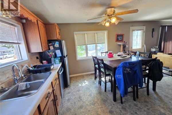 Laundry room - 1328 Herbert Avenue, Herbert, SK S0H2A0 Photo 5