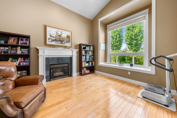1328 Stevens Street, White Rock, BC V4B4Y1 Photo 5
