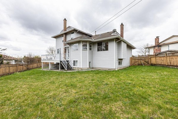13285 98 Avenue, Surrey, BC V3T5N1 Photo 4