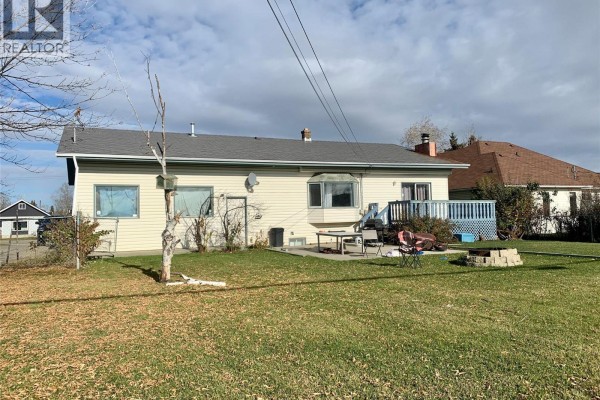 1329 108 Avenue, Dawson Creek, BC, photo 2