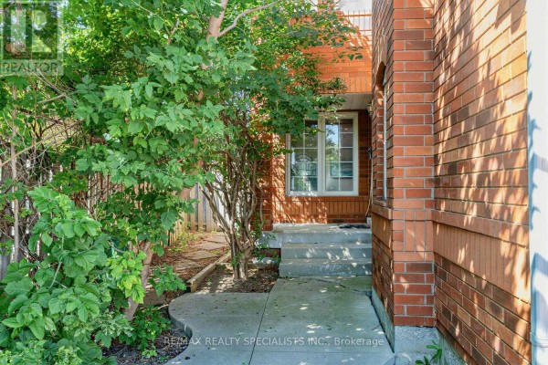 Primary Bedroom - 1329 Whiffletree Court, Mississauga, ON L5N7R1 Photo 4