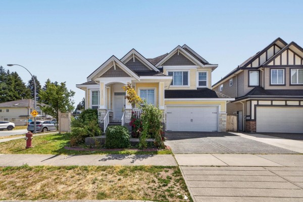 13296 62a Avenue, Surrey, BC V3X0A9 Photo 2