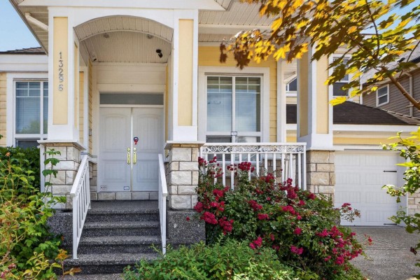 13296 62a Avenue, Surrey, BC V3X0A9 Photo 3
