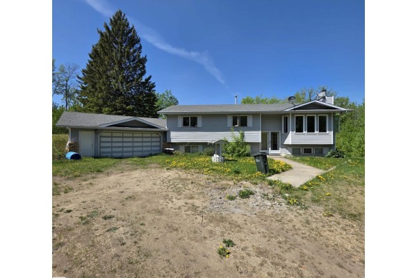 Bedroom 3 - 133 52039 Range Road 213, Rural Strathcona County, AB T8G1B4 Photo 3