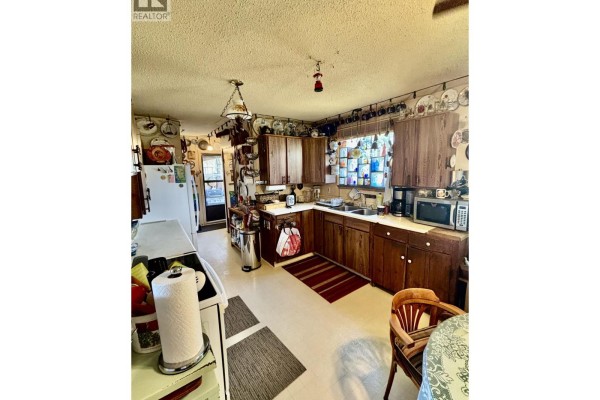 Dining room - 133 Baxter Avenue, Kitimat, BC V8C2P2 Photo 4