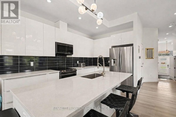 133 Duford Street, Ottawa, ON K1L6Z5 Photo 3