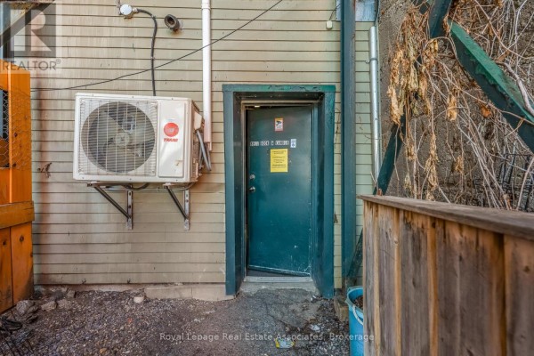 133 Dunlop Street E, Barrie, ON, photo 2