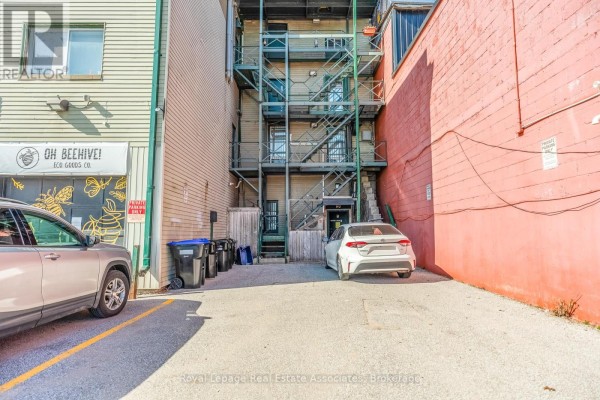 133 Dunlop Street E, Barrie, ON, photo 3